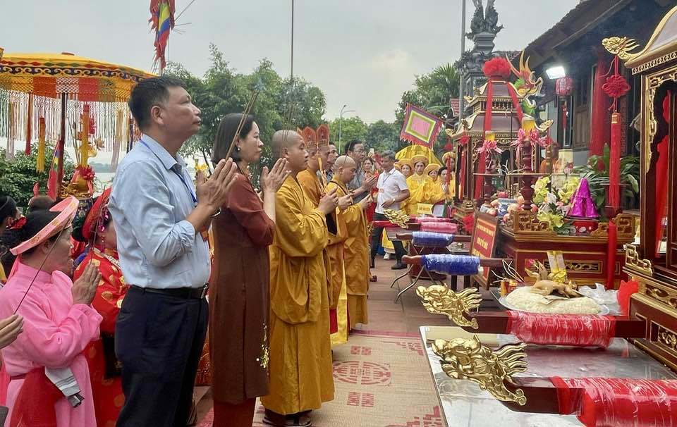 TƯNG BỪNG LỄ HỘI TỔNG NAM PHÙ, HUYỆN THANH TRÌ